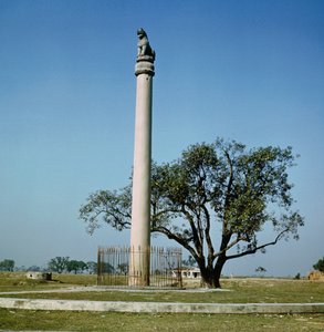 Løvesøyle av keiser Ashoka (ca. 264–223 f.Kr.) av Indian School