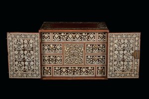 Mughal-skap, Gujarat eller Sindh, Vest-India (elfenbeninnlagt tre) av Indian School