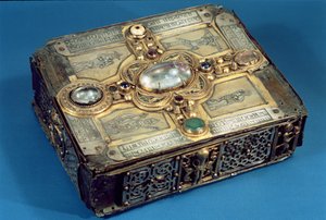 Shrine of the Stowe Missal, fra Lorrha, County Tipperary, 1026-33 (metall innlagt med halvedelstener)