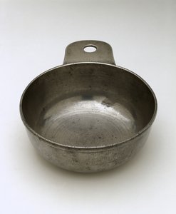 Porringer, ca. 1770-1807 (tinn) av Isaac (attr.to) Jackson