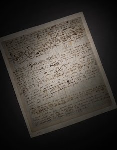 To sider med revisjoner av Principia Mathematica av Isaac Newton