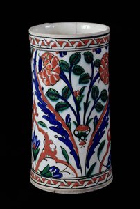Potte med blomsterdekor, Iznik (keramikk) av Islamic School
