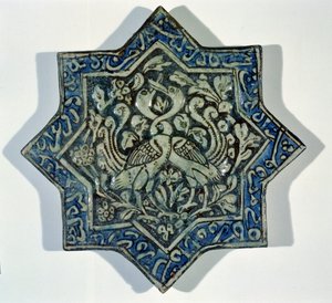 Stjerneformet overglasur bladforgylt flis i stil med Takht-e Solaiman, 1200-1300-tallet (keramikk) av Islamic School