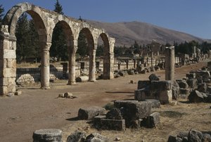 Utsikt over en gate og en søylegang, Umayyad-perioden (661-750) av Islamic School