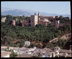 Utsikt over festningen og palasset til Alhambra av Islamic School