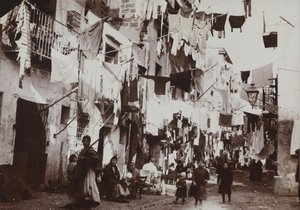 En karakteristisk gate i Palermo, 1920 av Italian Photographer