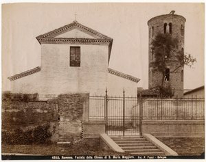 Church of St Mary Major, Ravenna, Emilia-Romagna, Italia, fotografi av Pietro Poppi, Bologna, ca 1900 av Italian Photographer