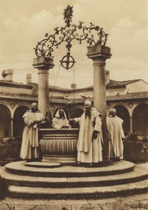 Firenze / Firenze: Omgivelsene i Firenze, Certosa, brønnen i det store klosteret (s/h foto) av Italian Photographer