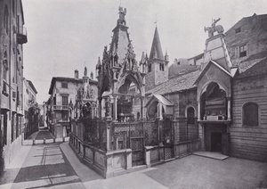 Italia: Verona, graven til Scaliger (s/hvitt-bilde) av Italian Photographer