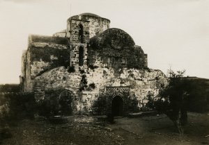 Klosteret Agios Varnavas, Engomi, Kypros, fotografi av Camille Enlart, Paris av Italian Photographer
