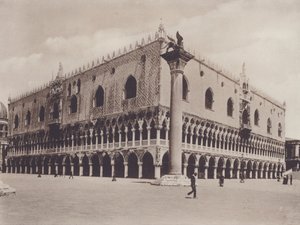 Dogepalasset (s/hvitt bilde) av Italian Photographer