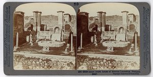 The House of Marcus Lucretius, Pompeii, fra The Underwood Travel Library, 1895 (sepia-bilde) av Italian Photographer