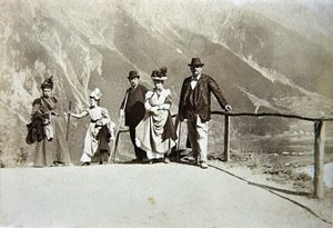 Turister i fjellene, Italia, ca. 1895 (sepia-bilde) av Italian Photographer