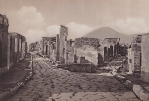 Via Consolare og Porta Di Ercolano, Consular Road, Gate of Herculanum (s/h-bilde) av Italian Photographer