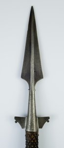 Bjørnespyd, ca. 1550 (stål og tre) av Italian School
