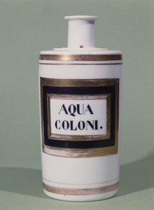 Eau de Cologne-flaske, tidlig på 1800-tallet (keramikk) av Italian School