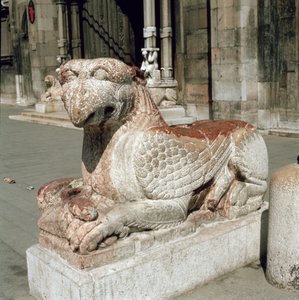 Griffin liggende på en sokkel, midten av 1200-tallet av Italian School
