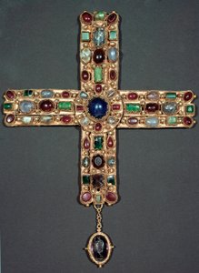 Lombardkunst: Golden Cross and Stones of Berengario (Berenger) (850-924) konge av Italia og keiser av Det hellige rike. 9. århundre Monza, Museum of the Cathedrale - Lombard kunst: gull og edelstener korset av Berengario (Berenger) (850-924), kongen av Ita av Italian School