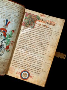 Manuskript "" De Bello Gallico, kommentarer til gallernes krig"" av Jules Cesar (Giulio Cesare eller Caius Julius Caesar) (100-44 f.Kr.) (ms. 541) Blazon av humanisten Niccolo Tranchedini, eieren av manuskriptet. Biblioteca Riccardiana Napoli fra 1300-tall av Italian School