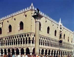 Palazzo Ducale, påbegynt ca. 1340 av Italian School