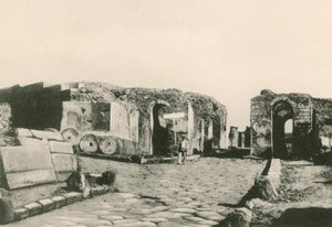 Herculaneum-porten slik den er (gravyr) av Italian School