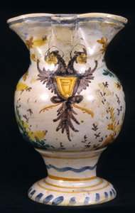 Trefoil-munnmugge, Pesaro Workshop (glasert og malt leire) av Italian School