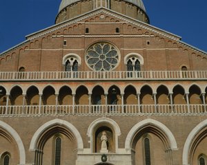 Vestfasade (detalj) av Italian School