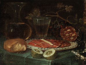 Stilleben med et stykke brød, en glasskaraffel, et vinglass, en tallerken med skinke og skinkepølse, en sitron og en kniv med perlemorskaft av Italo flämischer Maler des 17. Jahrhunderts