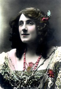 Julia Neilson 1868-1957 av J Beagles and Co.
