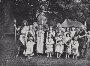 The Sherborne Pageant, en engelsk høvding, stammemenn og familier av J. Benjamin Stone