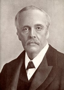 Arthur James Balfour, 1. jarl av Balfour, britisk statsmann og statsminister, 1912. av J Russell and Sons