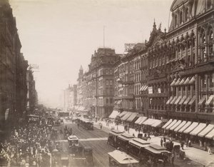 Utsikt over State Street nordover fra Madison Street, Chicago, 1890 av J. W. Taylor