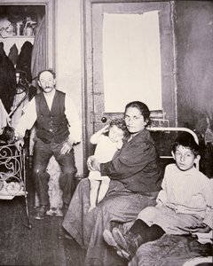 Innvandrerfamilie, Lower East Side, New York City, ca. 1910 (s/hvitt-bilde)