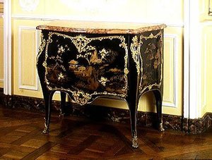 Kommode i Louis XV-stil, 1723-74 (lakkert tre)