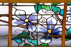 Nancy (avdeling 54), jugendstil, "" La verriere aux Clematites"" (1901) - detalj, Glassmaleri av Jacques Gruber (1870-1936), på Credit Lyonnais, rue St Georges