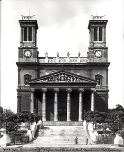 Fasade til kirken St. Vincent de Paul, bygget 1824-44