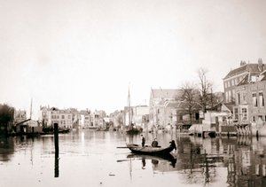 Båt på kanalen, Dordrecht, Nederland, 1898. av James Batkin