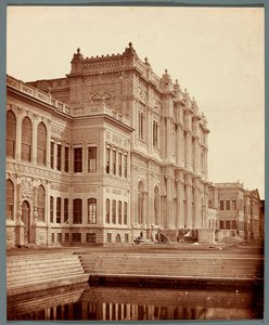 Istanbul. Dolmabahçe-palasset [Dolmabahçe Sarayı] av James Robertson