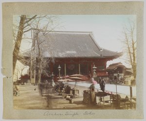 Asakusa-tempelet, Tokyo, Japan (håndfarget svart/hvitt-bilde) av Japanese Photographer