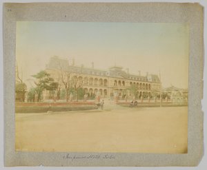 Imperial Hotel, Tokyo, Japan (håndfarget svart/hvitt-bilde) av Japanese Photographer