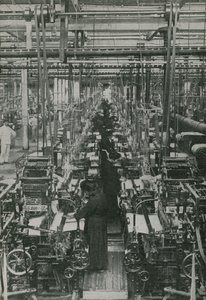 Industriell utvikling i øst av Japanese Photographer