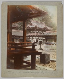 Innvendig port ved Tōshō-gū, Nikko, Japan (håndfarget svart/hvitt-bilde) av Japanese Photographer