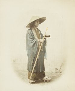 Japansk mann i tradisjonell kjole (håndfarget s/hv-bilde) av Japanese Photographer
