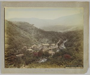 New Road, Kiga, nær Miyanoshita, Kanagawa Prefecture, Japan (håndfarget svart/hvitt-bilde) av Japanese Photographer