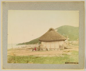 Sumaura, nær Kobe, Japan (håndfarget svart/hvitt-bilde) av Japanese Photographer