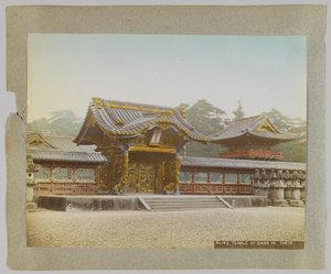 Tempel i Shiba Park, Tokyo, Japan (håndfarget svart/hvitt-bilde) av Japanese Photographer