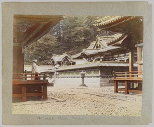 Tōshō-gū, Nikko, Japan (håndfarget s/hvitt-bilde) av Japanese Photographer