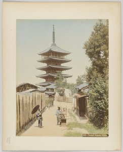 Yasaka Pagoda, Kyoto, Japan (håndfarget svart/hvitt-bilde) av Japanese Photographer