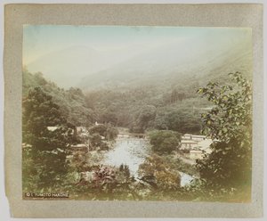Yumoto Hakone, Kanagawa Prefecture (håndfarget svart/hvitt-bilde) av Japanese Photographer