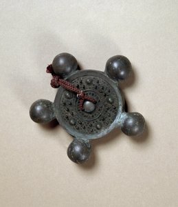 Bronsespeil med fem små globuser, Kofun-perioden (250-538) av Japanese School
